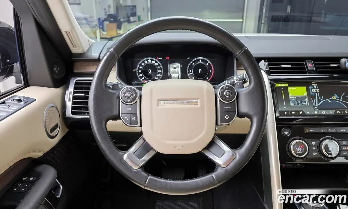 Land Rover Discovery 2018 3.0 автомат (гидро), фото 13
