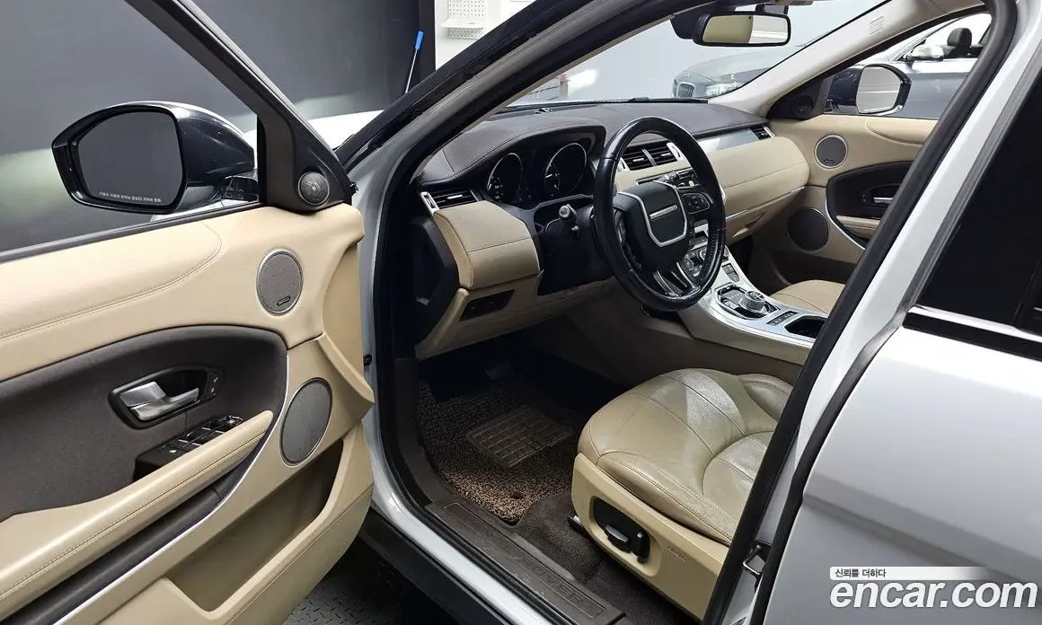 Land Rover Range Rover Evoque 2015 2.0 автомат (гидро), фото 10 Land Rover Range Rover Evoque 2015 2.0 автомат (гидро), фото 10
