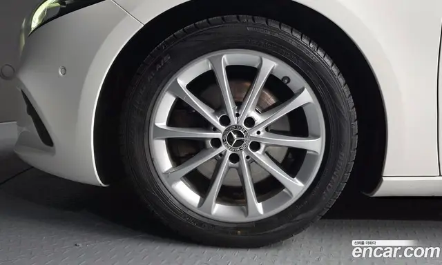 Mercedes-Benz A-Class 2020 2.0 автомат (гидро), миниатюра 5 Mercedes-Benz A-Class 2020 2.0 автомат (гидро), миниатюра 5