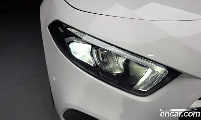 Mercedes-Benz A-Class 2020 2.0 автомат (гидро), миниатюра 8 Mercedes-Benz A-Class 2020 2.0 автомат (гидро), миниатюра 8