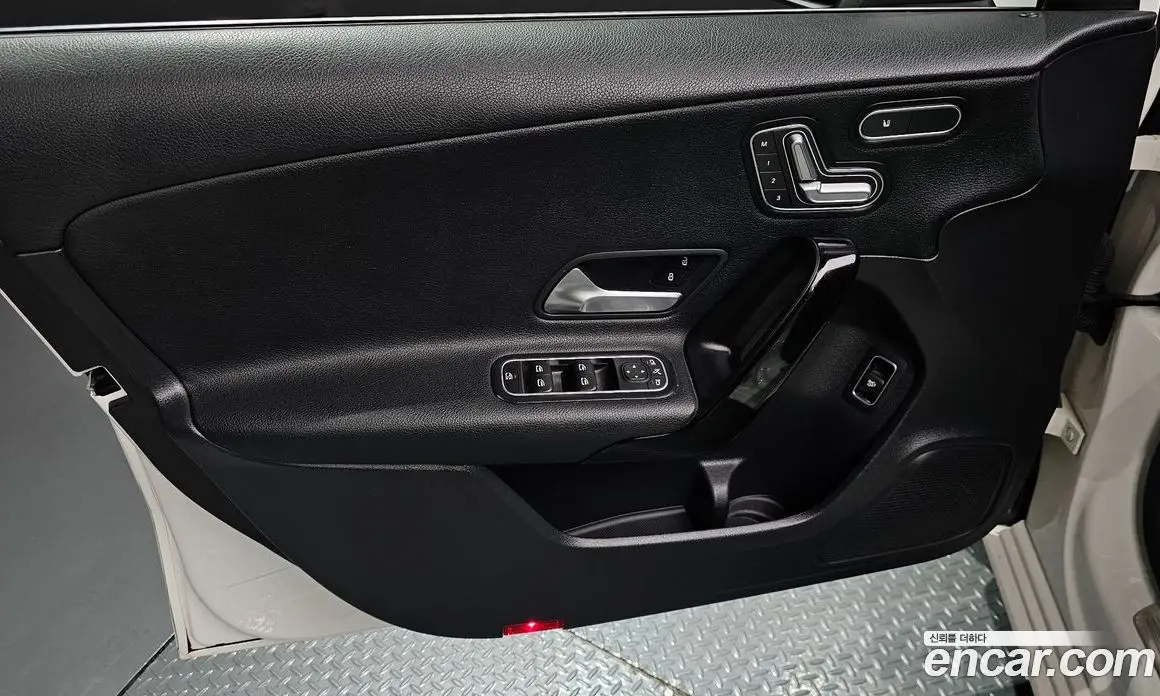Mercedes-Benz A-Class 2020 2.0 автомат (гидро), фото 14