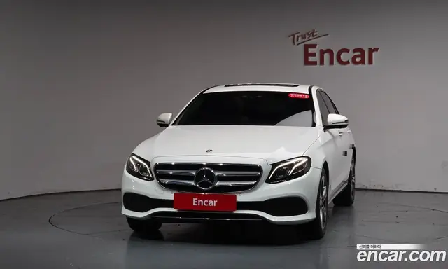 Mercedes-Benz E-Class 2017 2.0 автомат (гидро), миниатюра 2