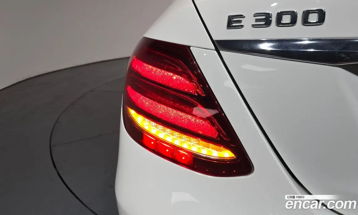 Mercedes-Benz E-Class 2017 2.0 автомат (гидро), фото 8