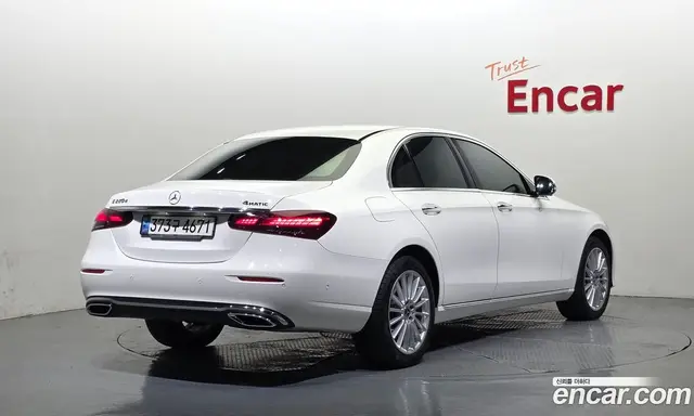 Mercedes-Benz E-Class 2021 1.9 автомат (гидро), миниатюра 2