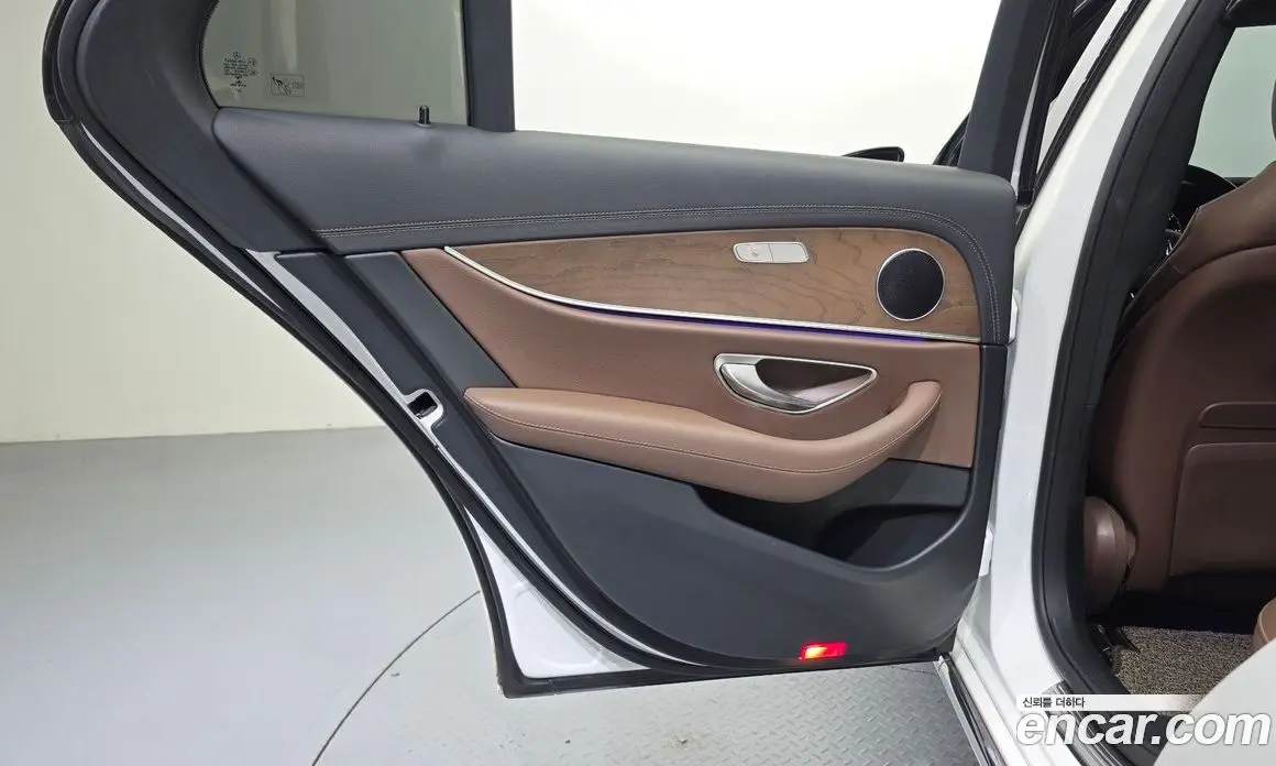 Mercedes-Benz E-Class 2021 1.9 автомат (гидро), фото 15