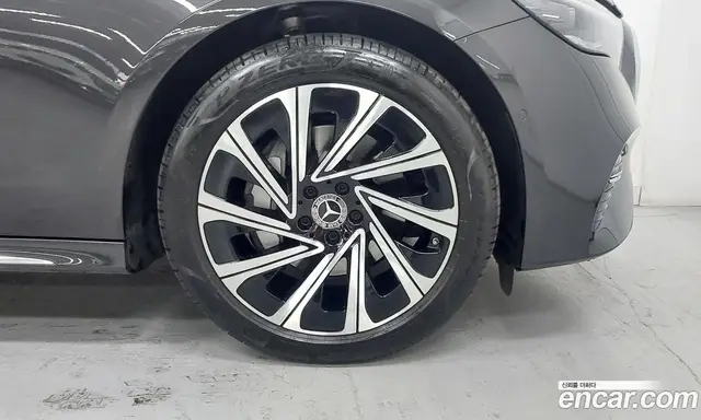 Mercedes-Benz E-Class 2024 2.0 автомат (гидро), миниатюра 5 Mercedes-Benz E-Class 2024 2.0 автомат (гидро), миниатюра 5