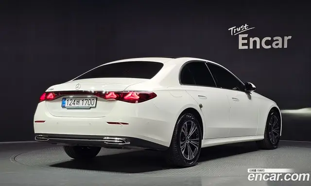 Mercedes-Benz E-Class 2025 2.0 автомат (гидро), миниатюра 2