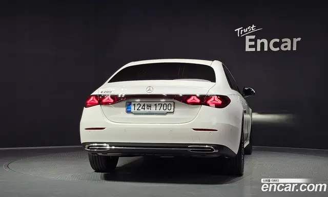 Mercedes-Benz E-Class 2025 2.0 автомат (гидро), миниатюра 4