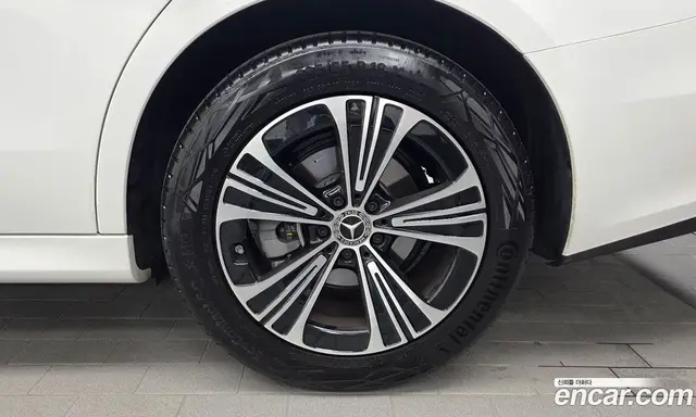 Mercedes-Benz E-Class 2025 2.0 автомат (гидро), миниатюра 7