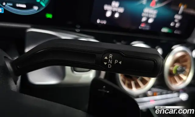 Mercedes-Benz EQB 2024 0.2 автомат (гидро), миниатюра 11