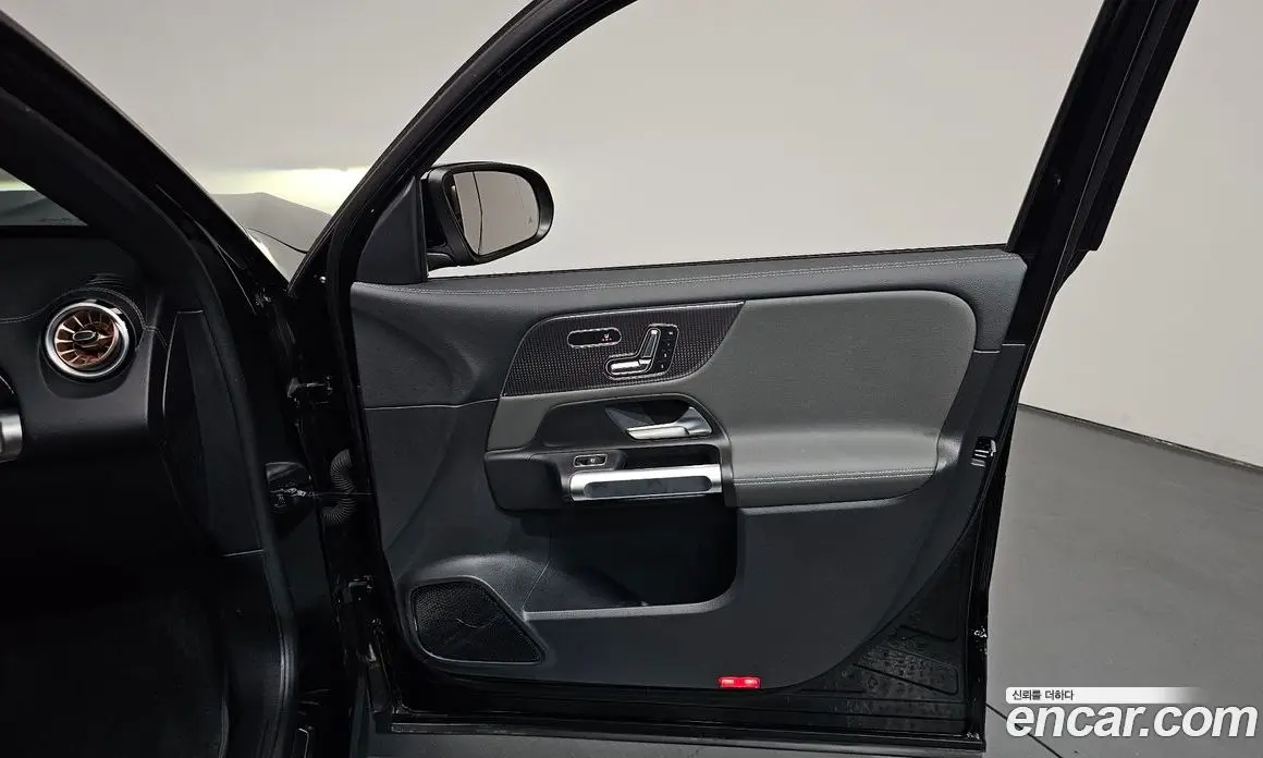 Mercedes-Benz EQB 2024 0.2 автомат (гидро), фото 13