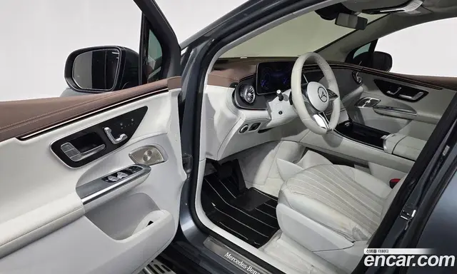 Mercedes-Benz EQE 2023 0.3 автомат (гидро), миниатюра 12