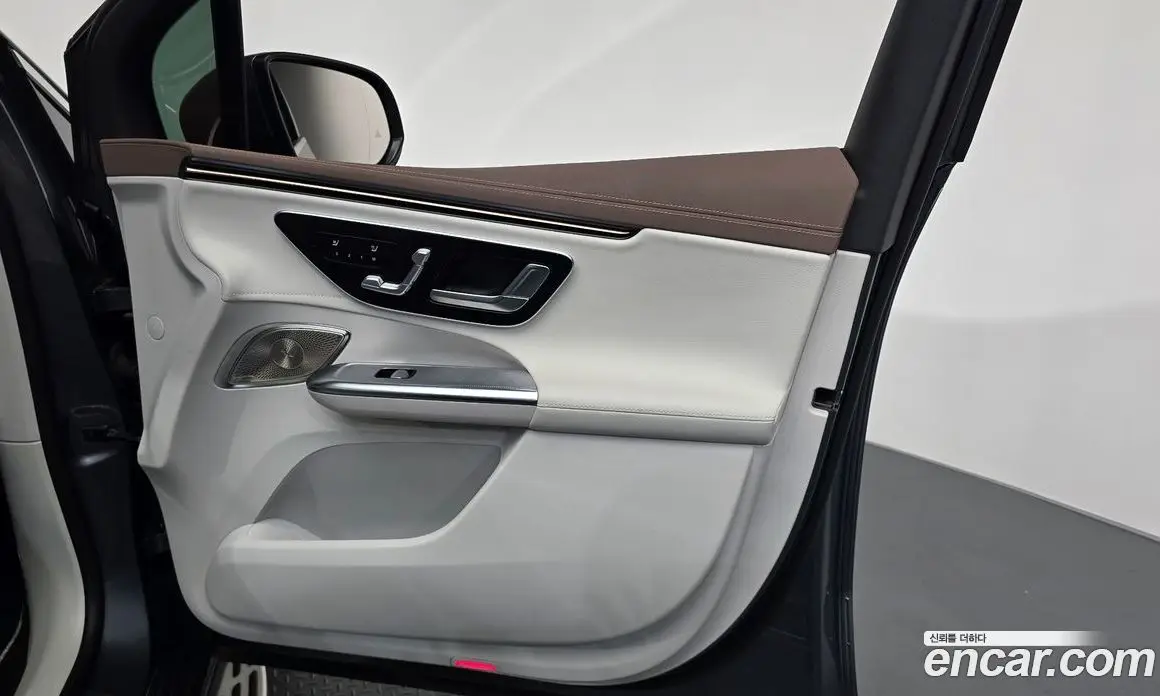 Mercedes-Benz EQE 2023 0.3 автомат (гидро), фото 13