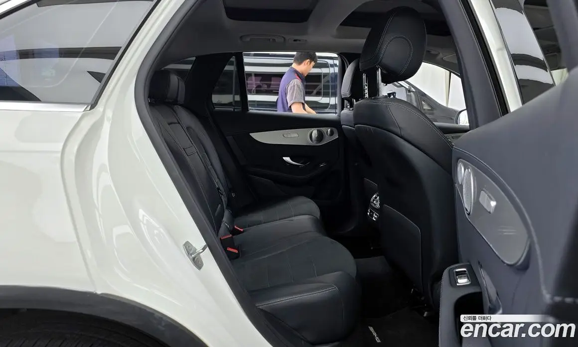 Mercedes-Benz GLC-Class 2018 2.0 автомат (гидро), фото 17 Mercedes-Benz GLC-Class 2018 2.0 автомат (гидро), фото 17