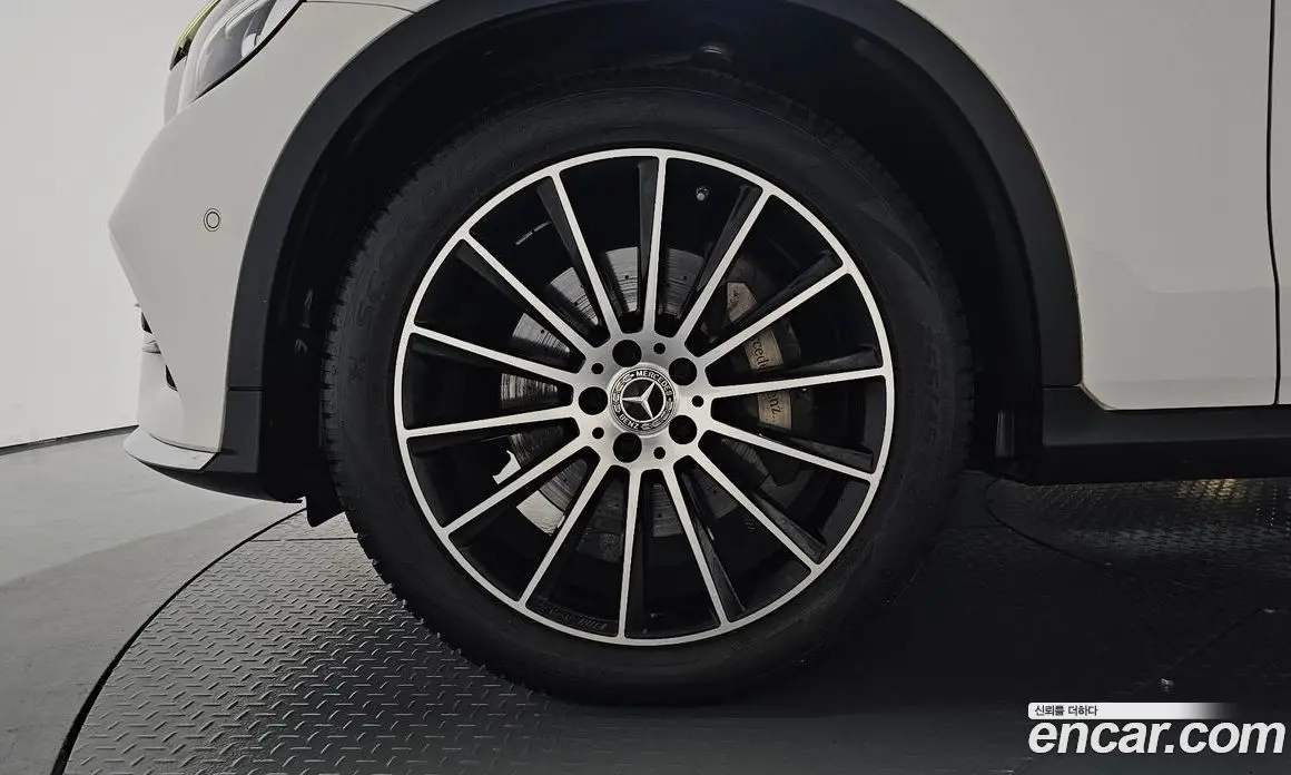 Mercedes-Benz GLC-Class 2019 2.0 автомат (гидро), фото 4 Mercedes-Benz GLC-Class 2019 2.0 автомат (гидро), фото 4