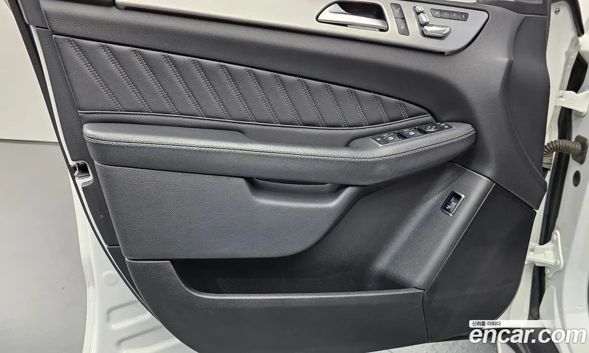 Mercedes-Benz GLE-Class 2018 3.0 автомат (гидро), фото 14 Mercedes-Benz GLE-Class 2018 3.0 автомат (гидро), фото 14