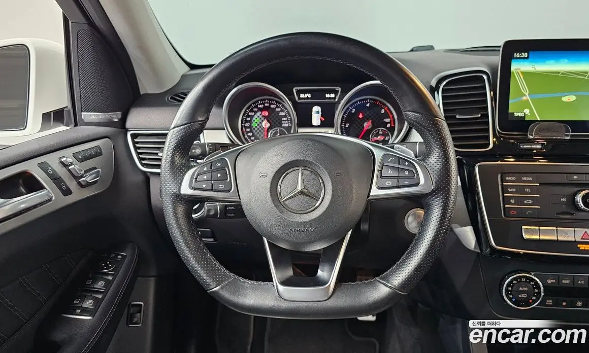 Mercedes-Benz GLE-Class 2018 3.0 автомат (гидро), фото 18 Mercedes-Benz GLE-Class 2018 3.0 автомат (гидро), фото 18