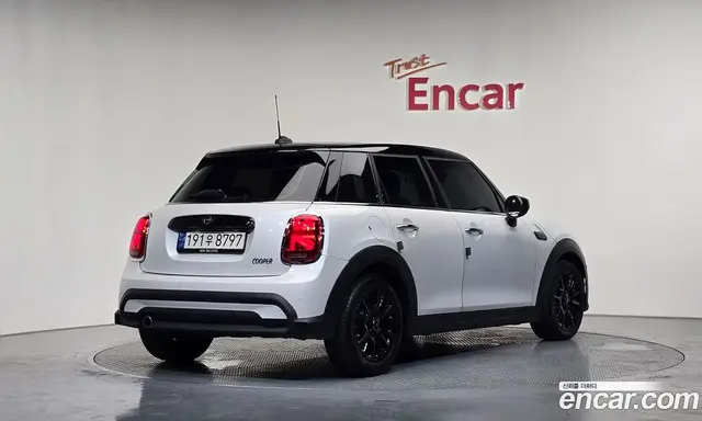 Mini Cooper 2023 1.5 автомат (гидро), миниатюра 2