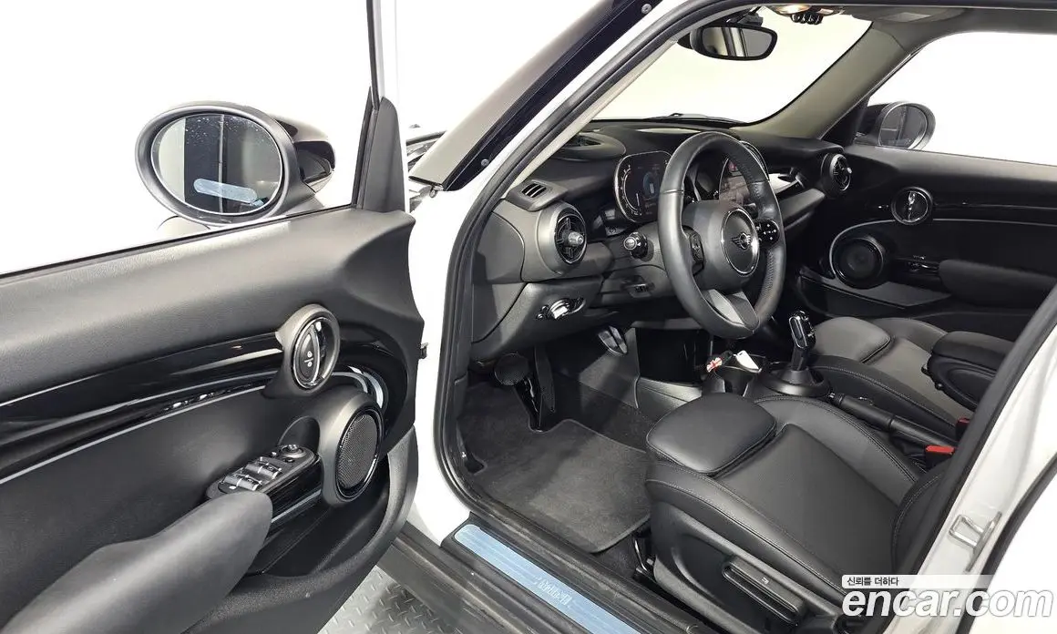 Mini Cooper 2023 1.5 автомат (гидро), фото 13