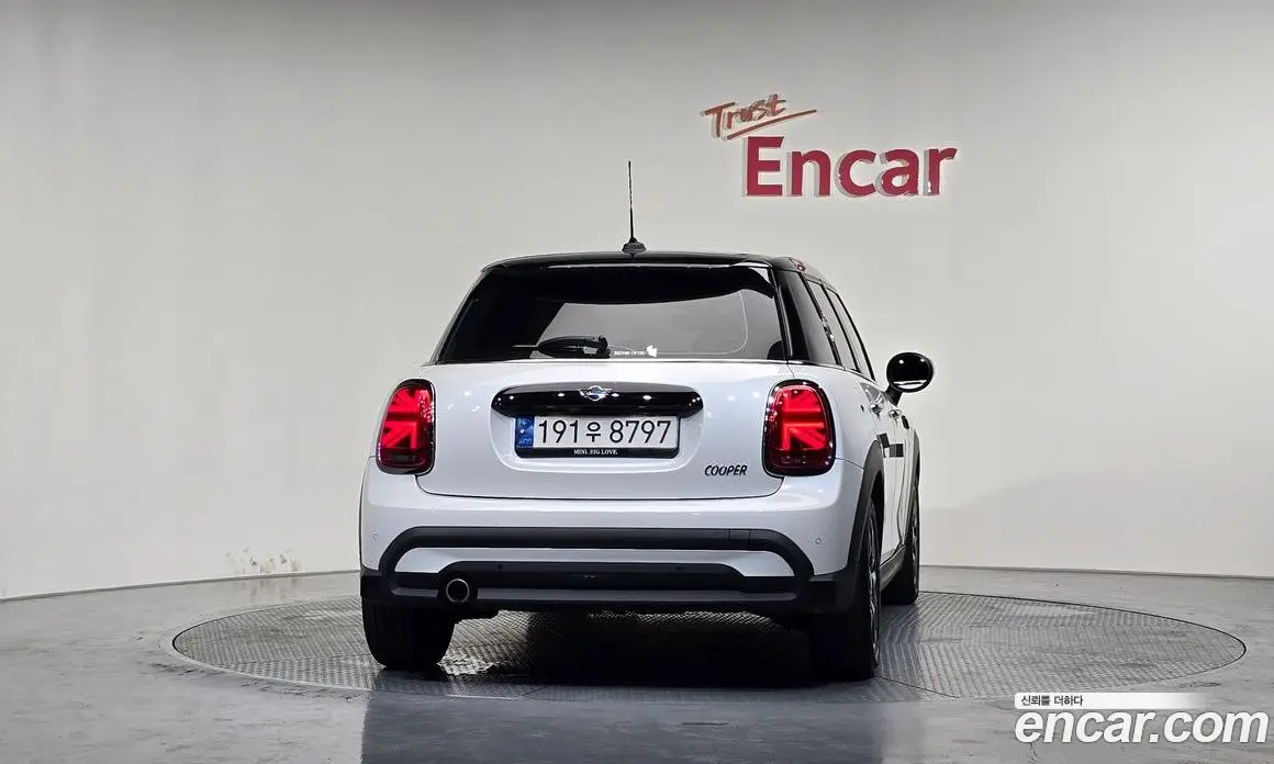 Mini Cooper 2023 1.5 автомат (гидро), фото 4