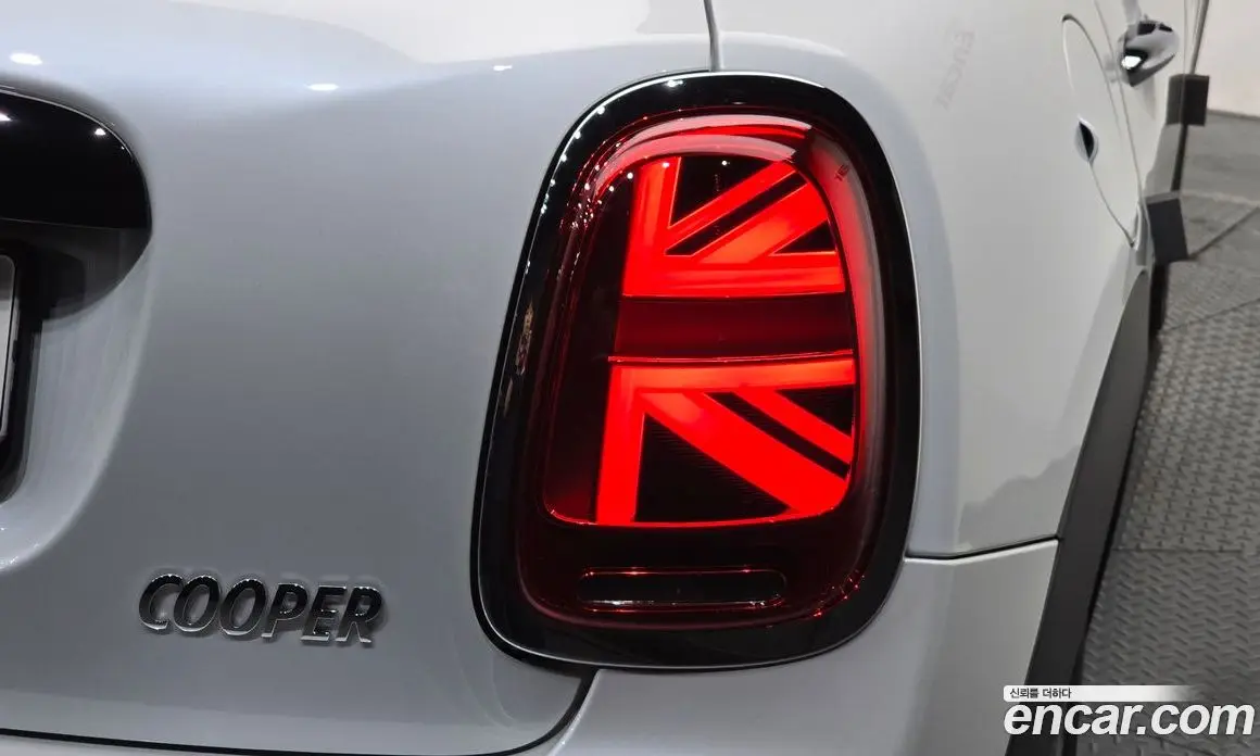 Mini Cooper 2023 1.5 автомат (гидро), фото 9