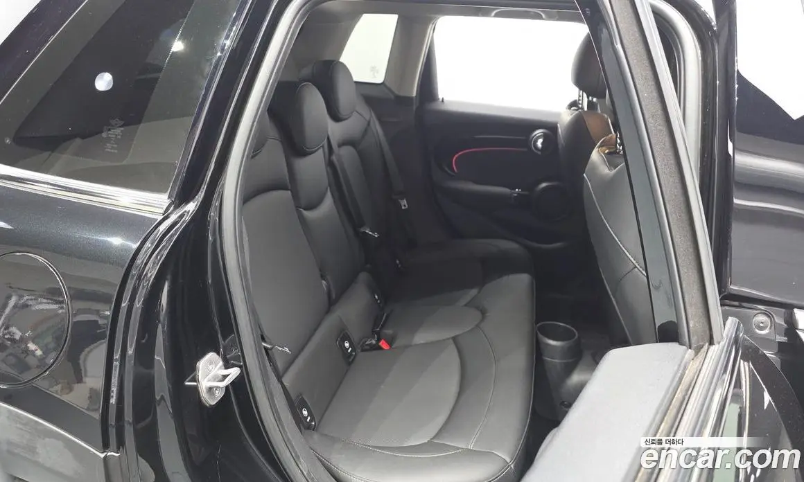 Mini Cooper 2023 1.5 автомат (гидро), фото 16