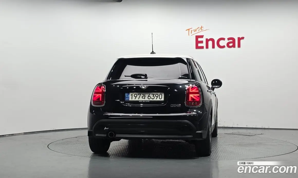 Mini Cooper 2023 1.5 автомат (гидро), фото 3