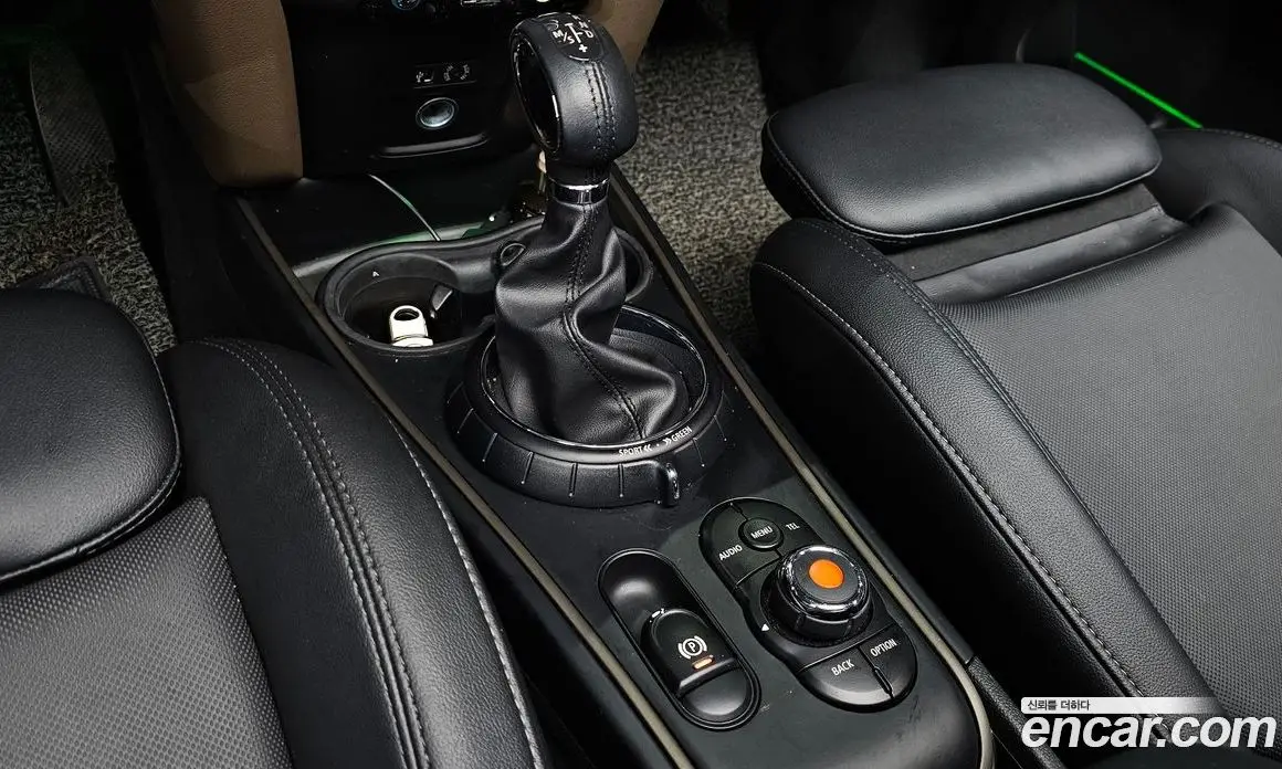 Mini Countryman 2017 2.0 автомат (гидро), фото 12 Mini Countryman 2017 2.0 автомат (гидро), фото 12