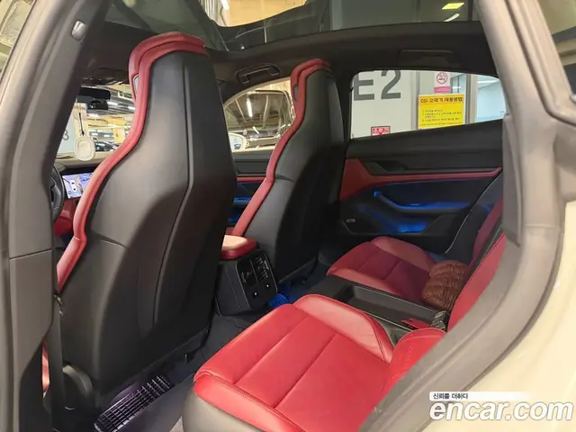 Porsche Taycan 2021 1.0 автомат (гидро), миниатюра 11 Porsche Taycan 2021 1.0 автомат (гидро), миниатюра 11