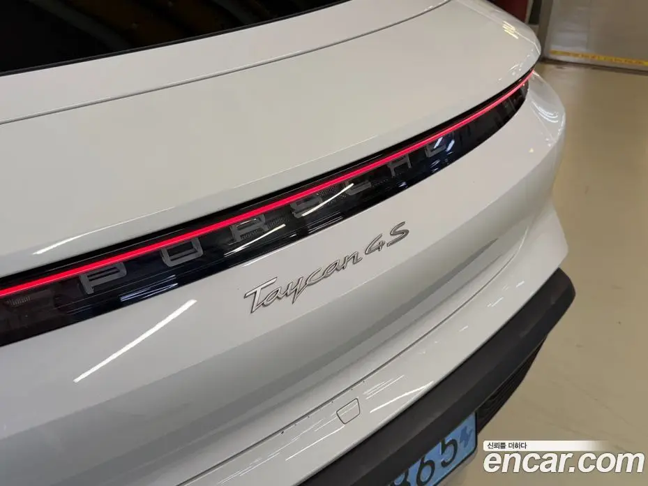 Porsche Taycan 2021 1.0 автомат (гидро), фото 15 Porsche Taycan 2021 1.0 автомат (гидро), фото 15
