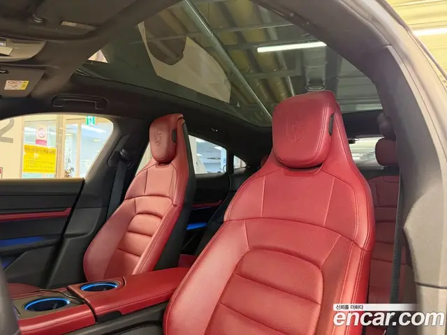 Porsche Taycan 2021 1.0 автомат (гидро), миниатюра 10 Porsche Taycan 2021 1.0 автомат (гидро), миниатюра 10