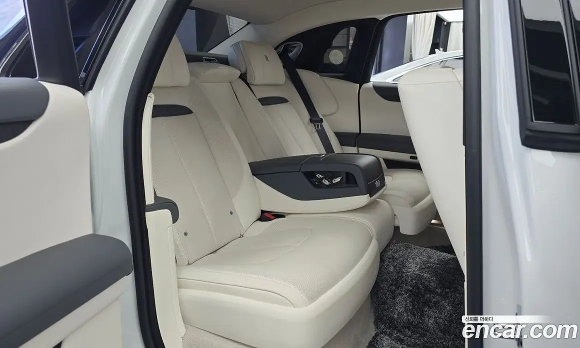 Rolls-Royce Ghost 2021 6.7 автомат (гидро), фото 17 Rolls-Royce Ghost 2021 6.7 автомат (гидро), фото 17