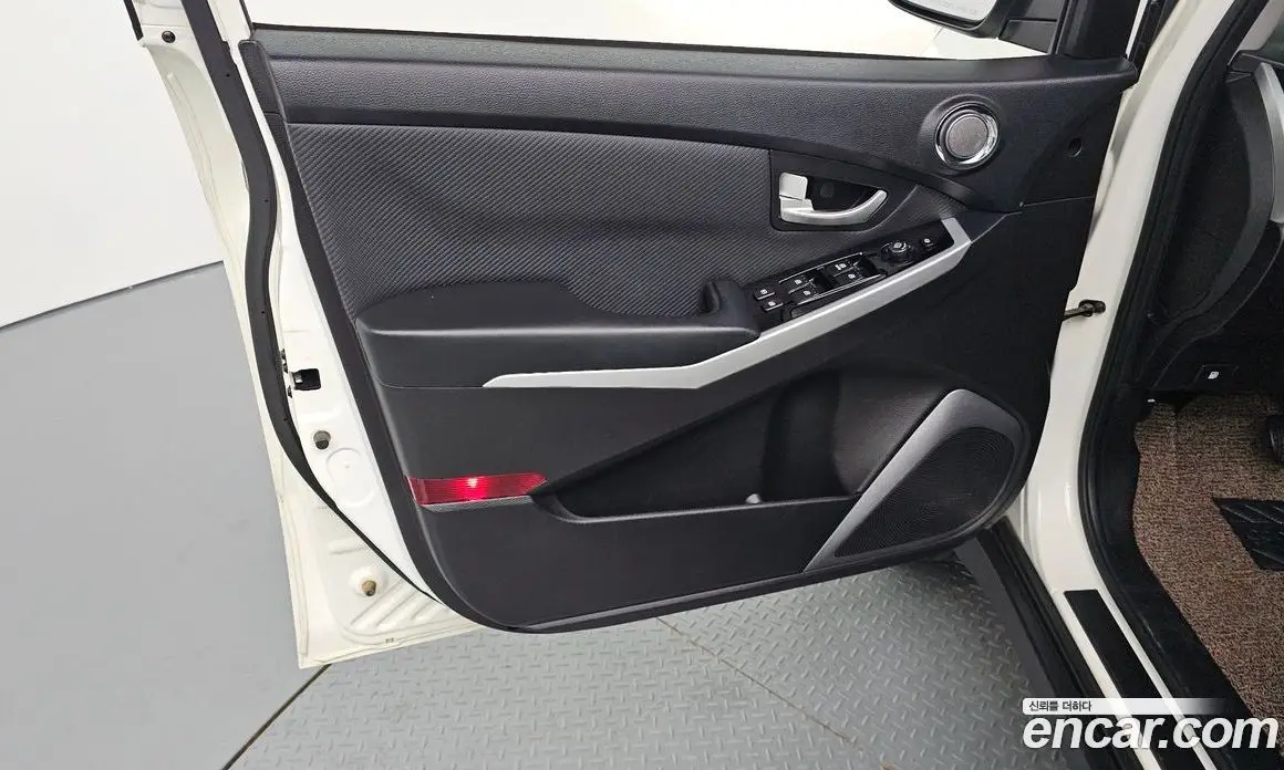 SsangYong Korando 2017 2.2 автомат (гидро), фото 14 SsangYong Korando 2017 2.2 автомат (гидро), фото 14
