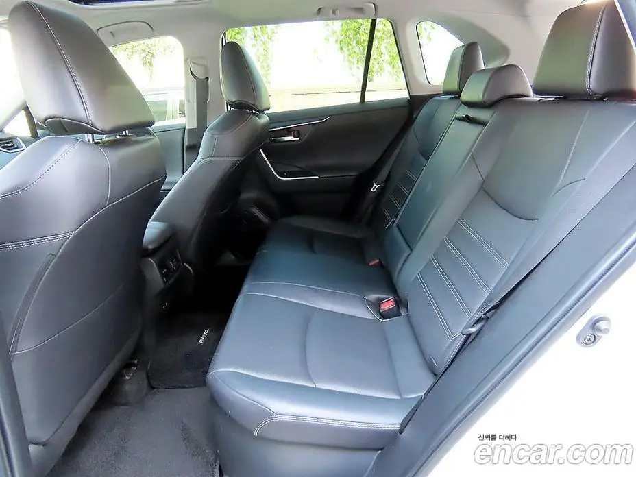 Toyota RAV4 2019 2.5 автомат (гидро), фото 11 Toyota RAV4 2019 2.5 автомат (гидро), фото 11