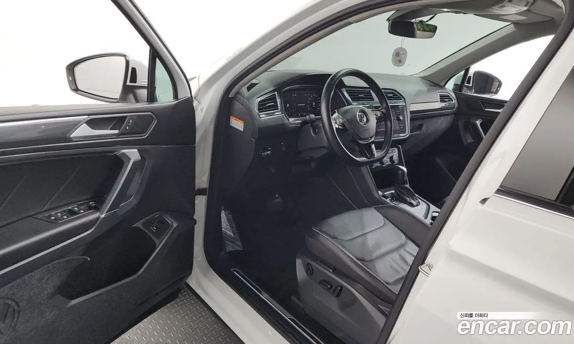 Volkswagen Tiguan 2020 2.0 автомат (гидро), фото 13 Volkswagen Tiguan 2020 2.0 автомат (гидро), фото 13