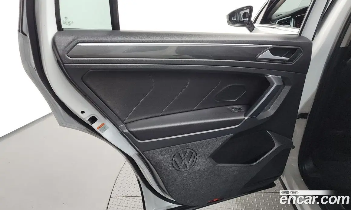 Volkswagen Tiguan 2020 2.0 автомат (гидро), фото 15 Volkswagen Tiguan 2020 2.0 автомат (гидро), фото 15