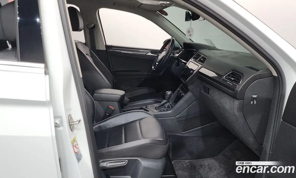 Volkswagen Tiguan 2020 2.0 автомат (гидро), фото 16 Volkswagen Tiguan 2020 2.0 автомат (гидро), фото 16
