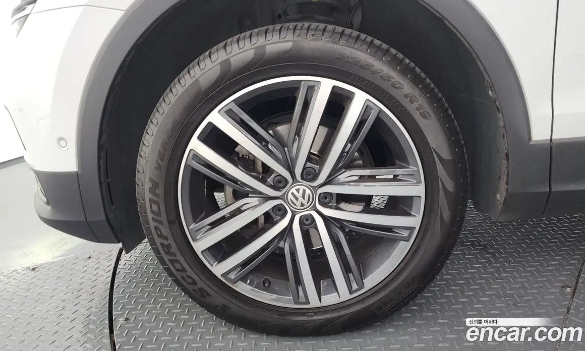 Volkswagen Tiguan 2020 2.0 автомат (гидро), фото 5 Volkswagen Tiguan 2020 2.0 автомат (гидро), фото 5