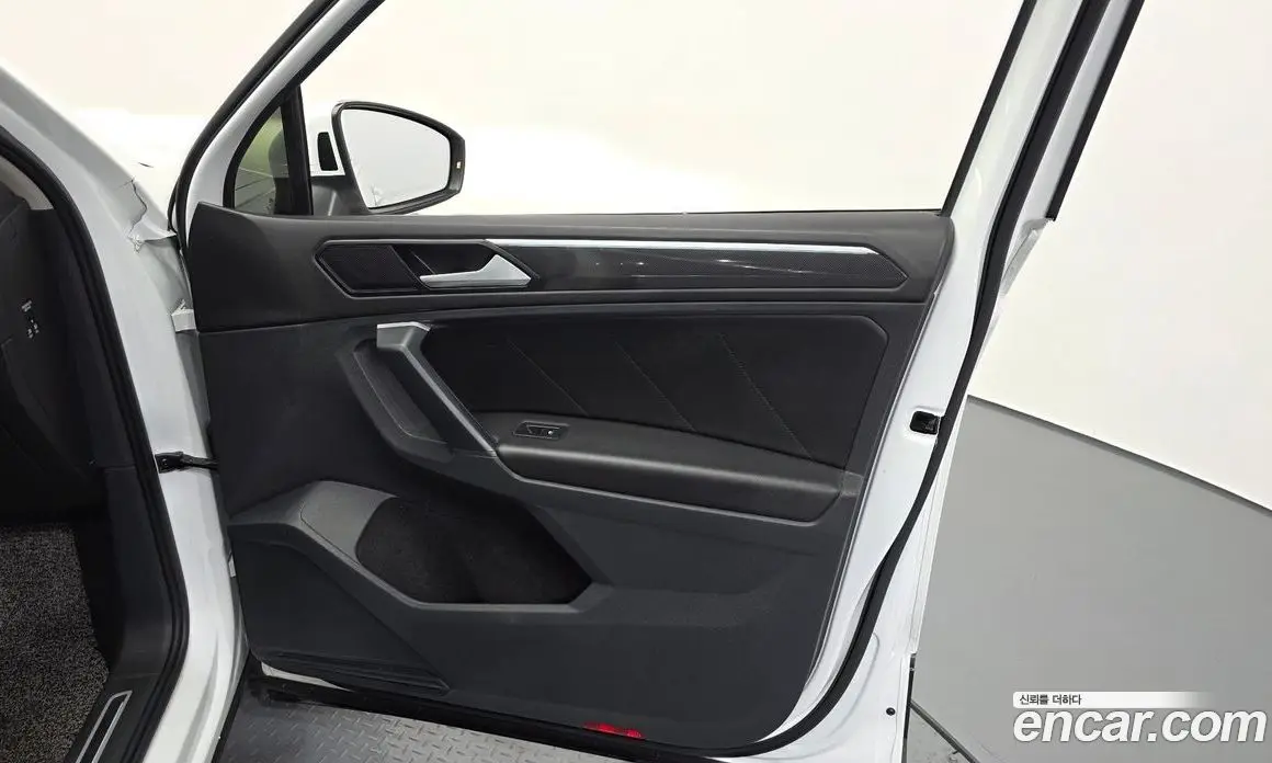 Volkswagen Tiguan 2021 2.0 автомат (гидро), фото 14