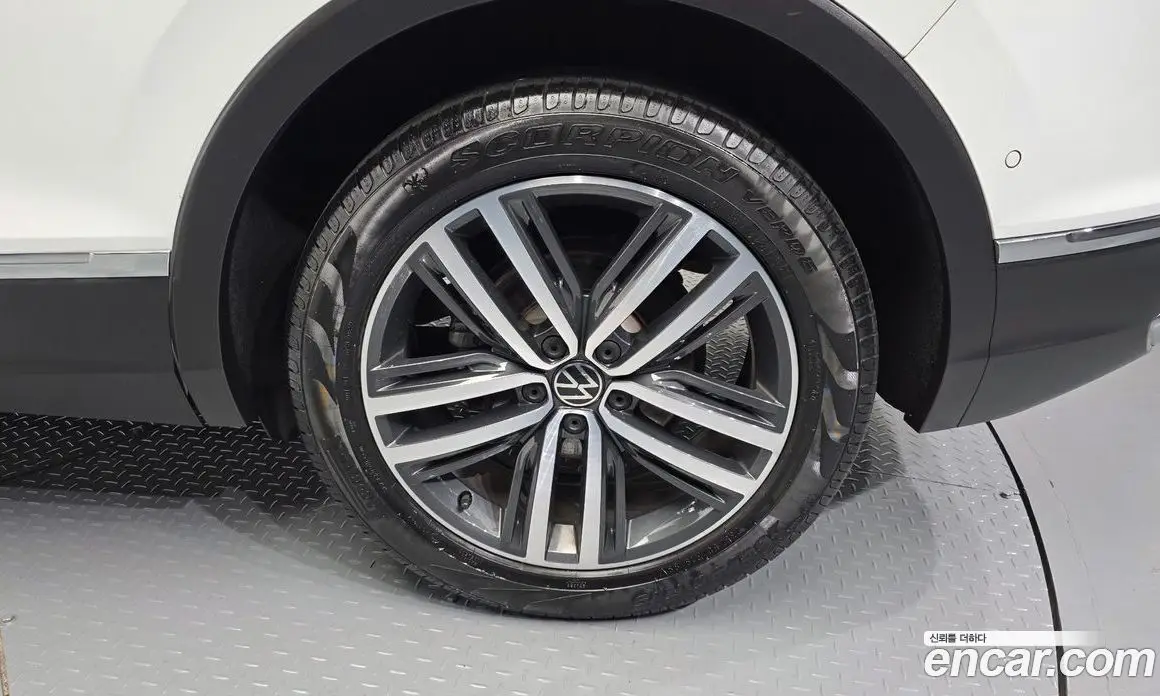 Volkswagen Tiguan 2021 2.0 автомат (гидро), фото 5