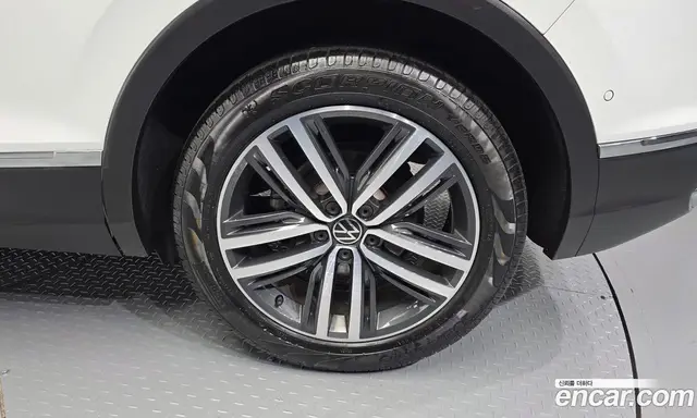 Volkswagen Tiguan 2021 2.0 автомат (гидро), миниатюра 5