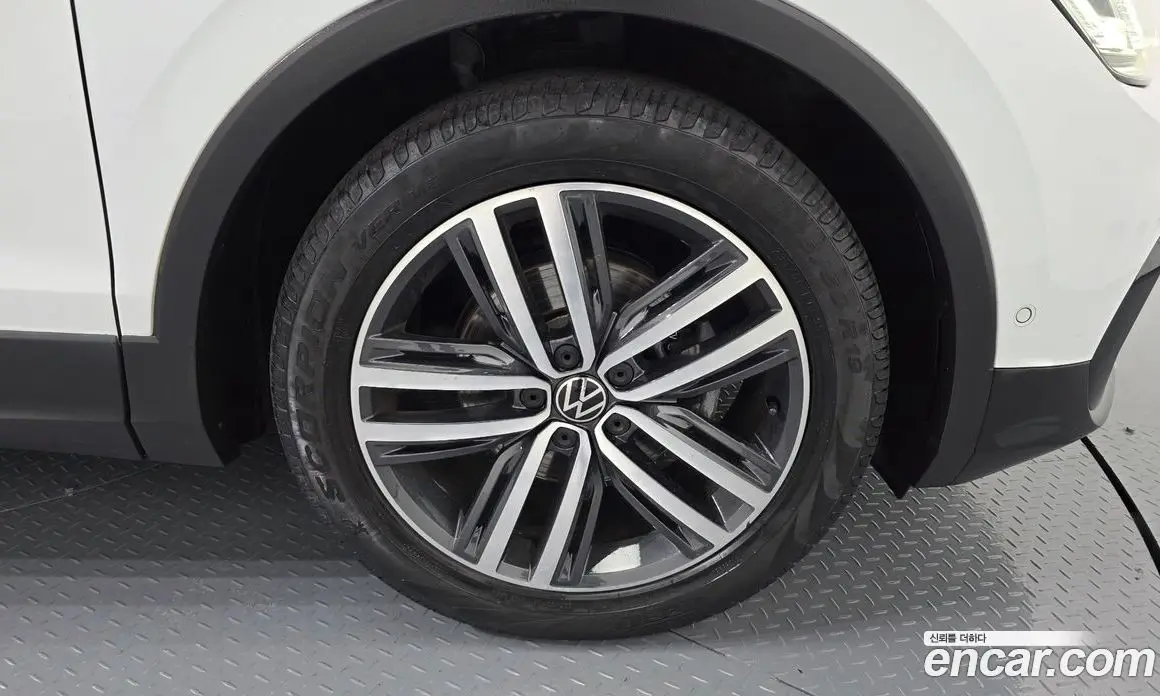 Volkswagen Tiguan 2021 2.0 автомат (гидро), фото 7