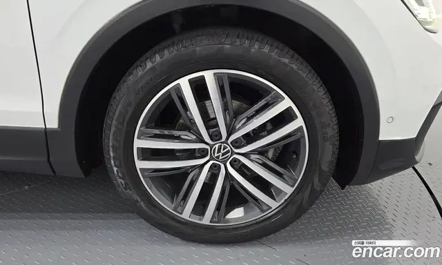 Volkswagen Tiguan 2021 2.0 автомат (гидро), миниатюра 7
