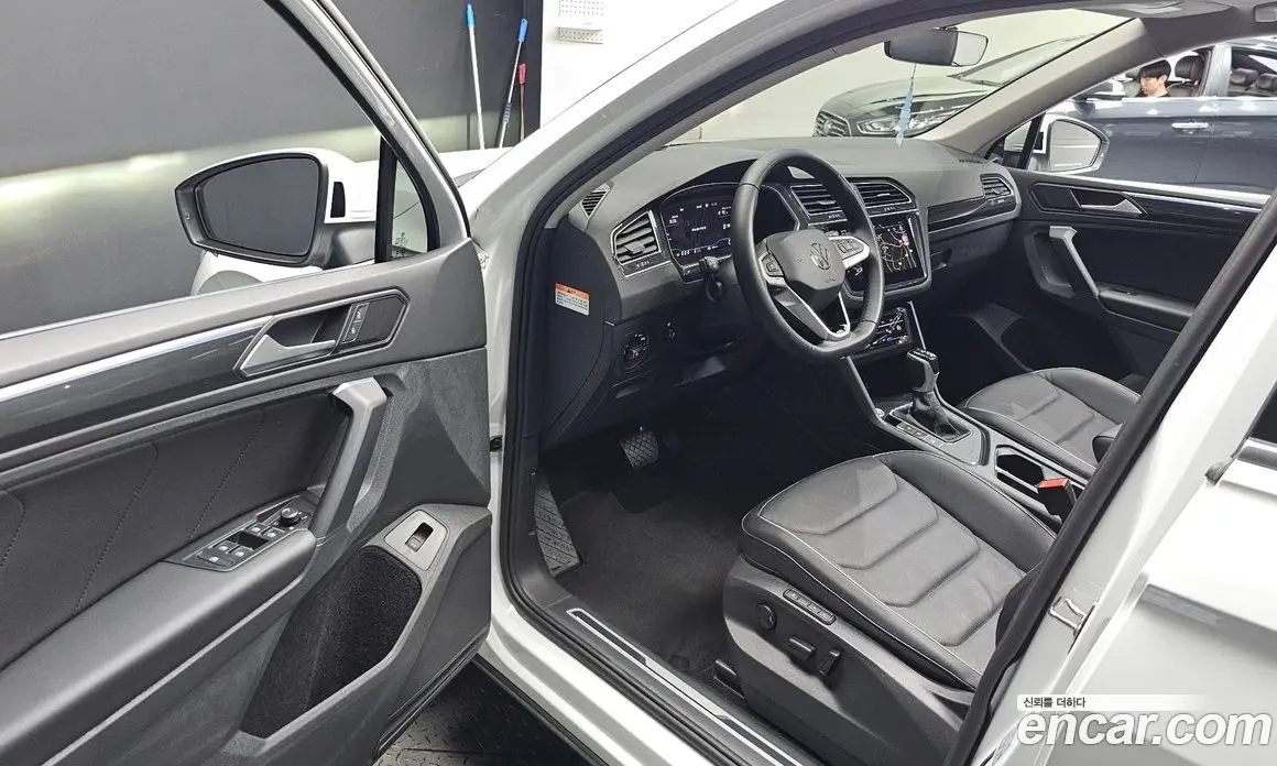 Volkswagen Tiguan 2024 2.0 автомат (гидро), фото 12 Volkswagen Tiguan 2024 2.0 автомат (гидро), фото 12