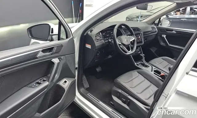 Volkswagen Tiguan 2024 2.0 автомат (гидро), миниатюра 12