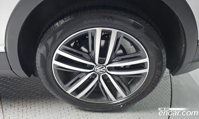 Volkswagen Tiguan 2024 2.0 автомат (гидро), миниатюра 6 Volkswagen Tiguan 2024 2.0 автомат (гидро), миниатюра 6