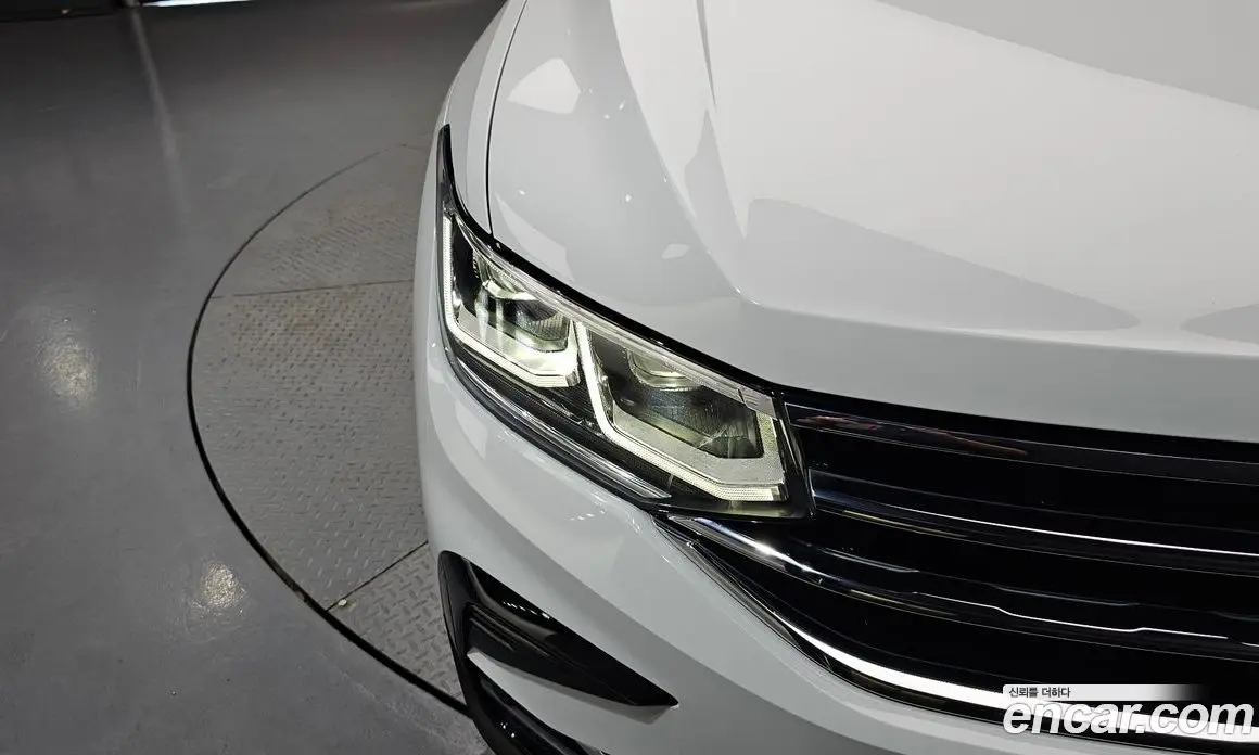 Volkswagen Tiguan 2024 2.0 автомат (гидро), фото 7 Volkswagen Tiguan 2024 2.0 автомат (гидро), фото 7