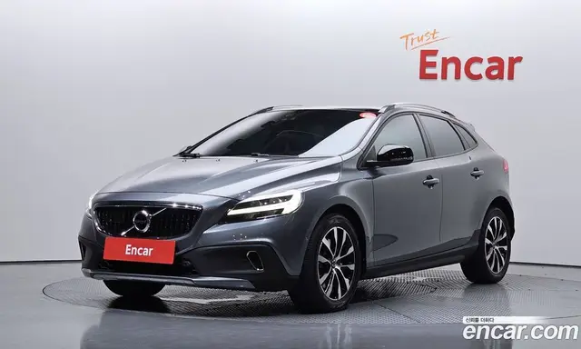Volvo V40, 2019, 91 200 км