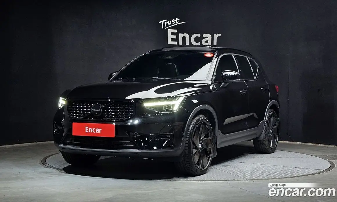 Volvo XC40 2025 2.0 автомат (гидро), фото 1 Volvo XC40 2025 2.0 автомат (гидро), фото 1