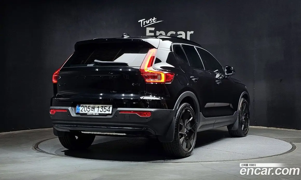 Volvo XC40 2025 2.0 автомат (гидро), фото 2 Volvo XC40 2025 2.0 автомат (гидро), фото 2